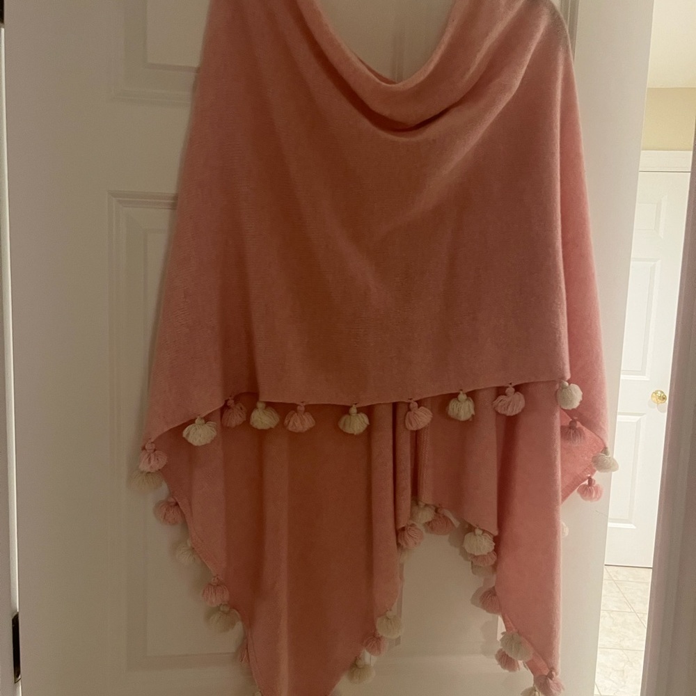 Gorgeous Claudia Nichole 100% Cashmere Poncho/Topper